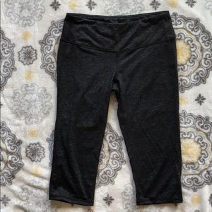 Athleta Black Marl Capri Leggings